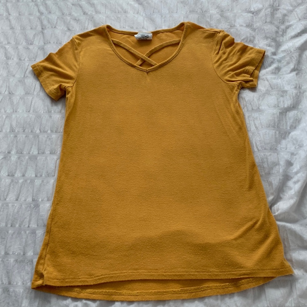 Yellow tee crossed lace in Front  super cute